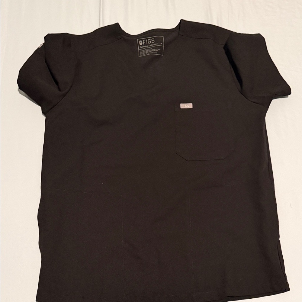 FIGS Men's Black Short Sleeve Scrub Top